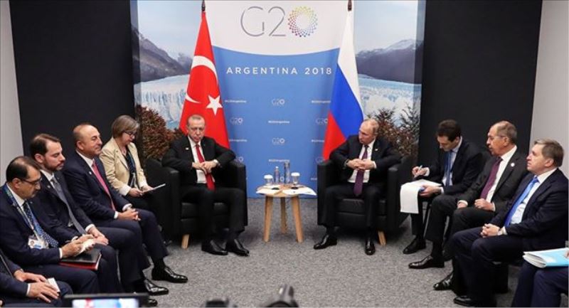 Sevgililer Günü için Muhteşem Saç Şekilleri Sevgililer Günü için Muhteşem Saç Şekilleri
