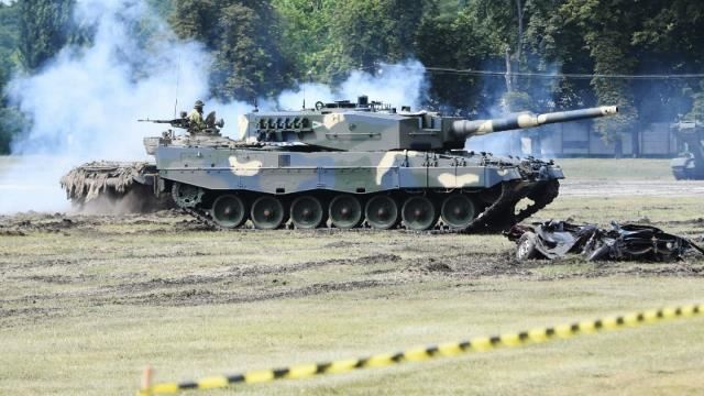 Almanya, Leopard 2 tanklarının Ukrayna