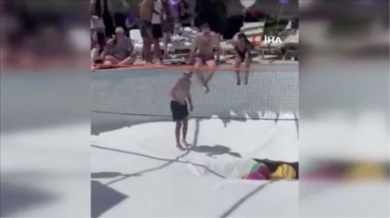 İsrail´de obruk felaketi! Havuz partisi faciaya dönüştü