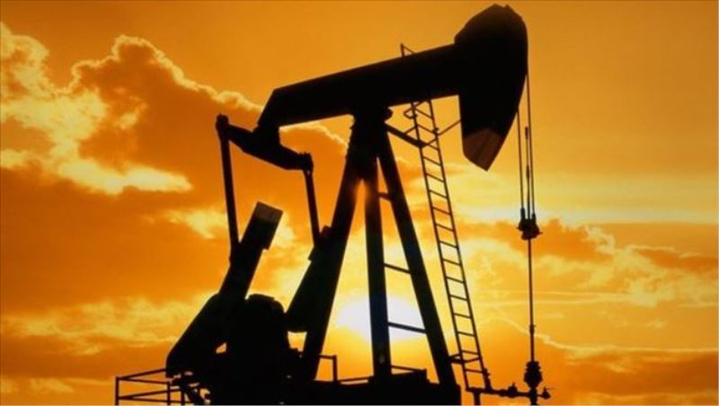 Petrol düşüşleri, durgunluk korkuları arttıkça üç günlük galibiyet serisini kırıyor