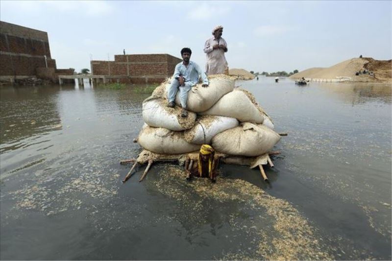 Pakistan´da sel: Ülkenin en büyük gölü taşmak üzere