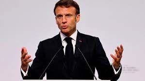 Rusya Macron